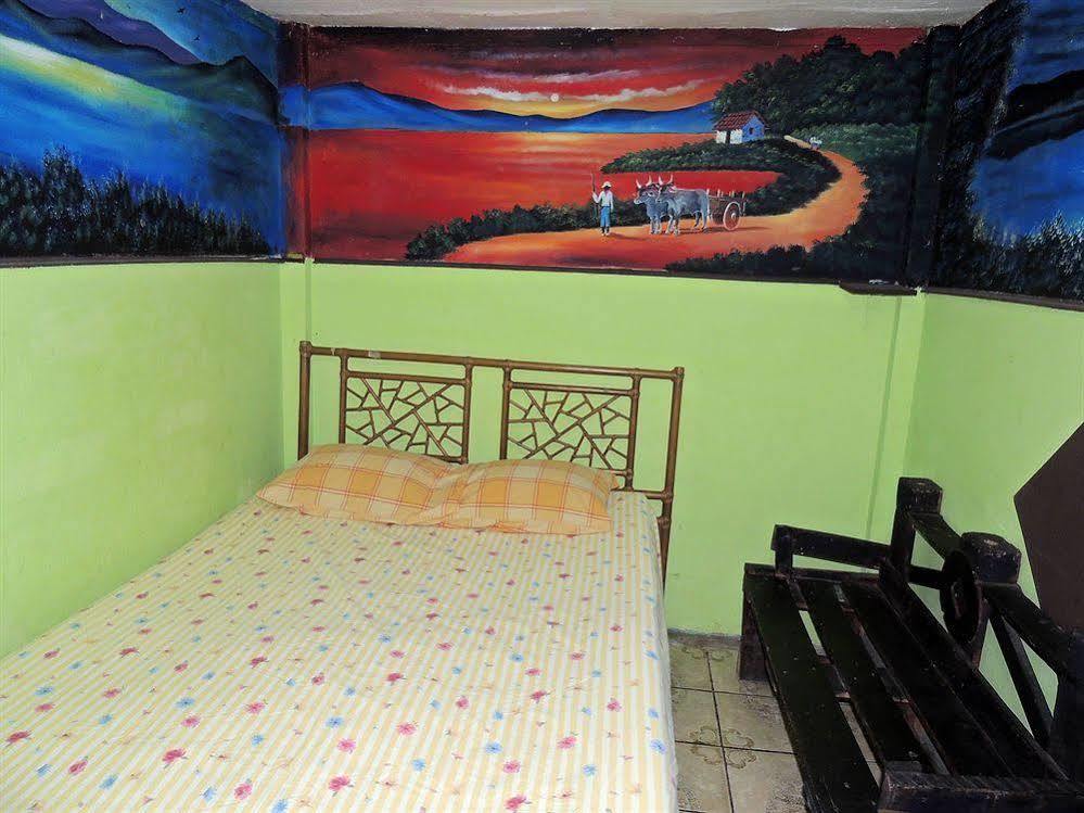 Hostal Del Este Santa Fe San Jose  Exterior photo